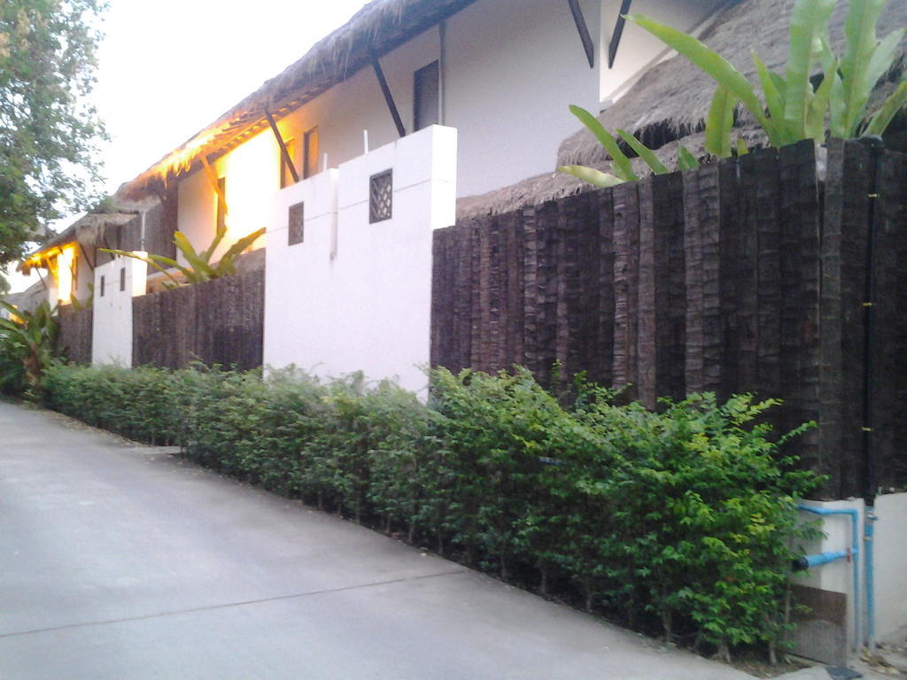 Kanpura Hotel Kanchanaburi Exterior photo