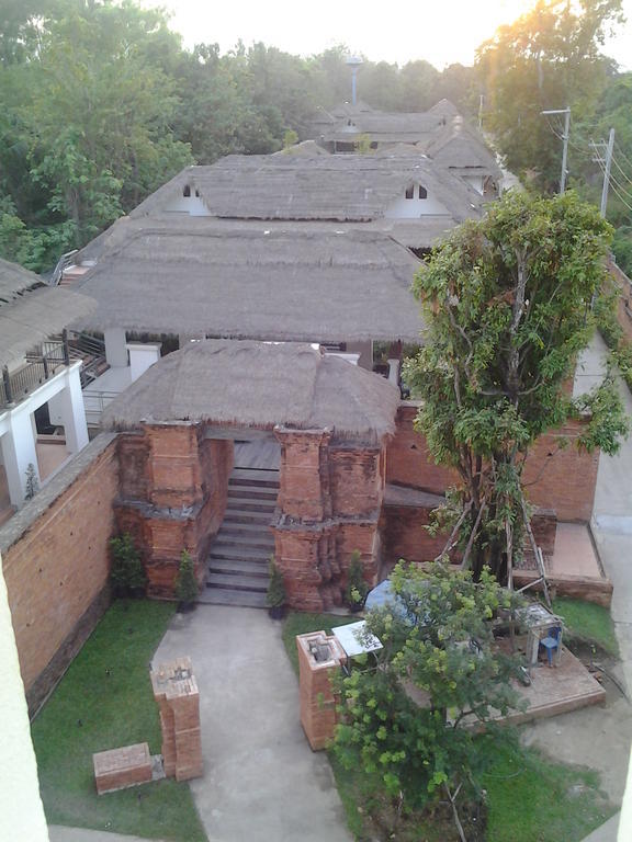 Kanpura Hotel Kanchanaburi Exterior photo