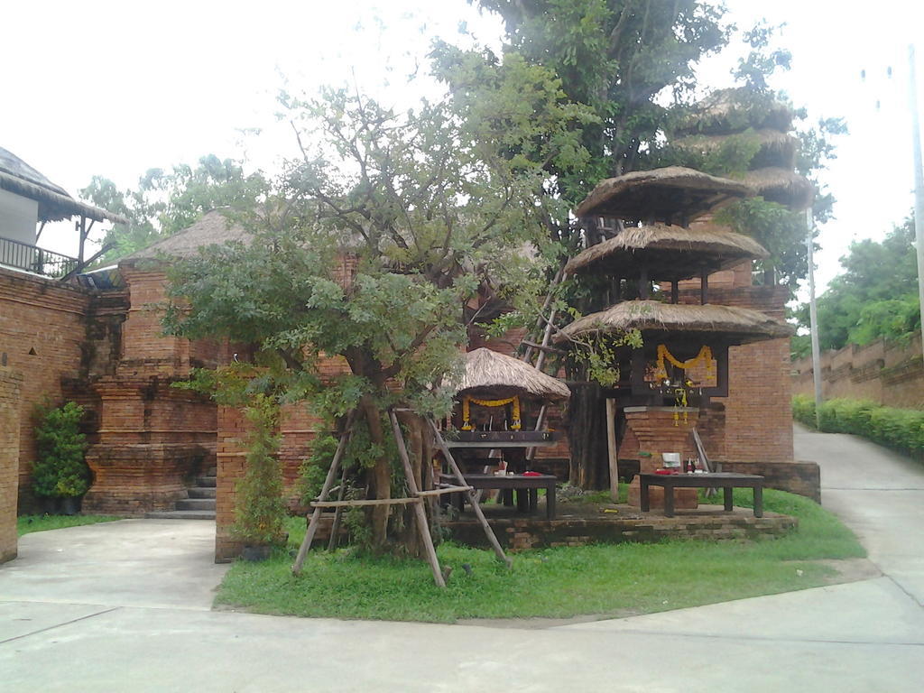 Kanpura Hotel Kanchanaburi Exterior photo