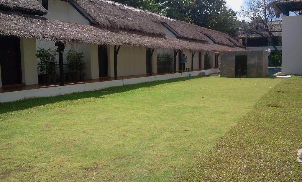 Kanpura Hotel Kanchanaburi Exterior photo